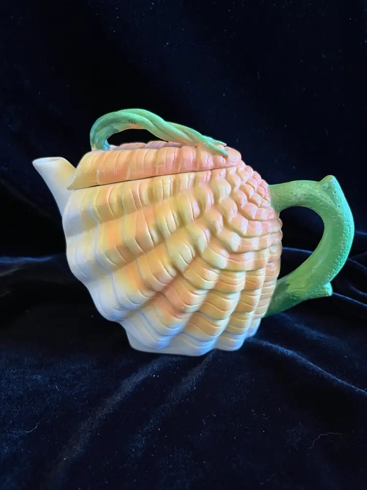 #340 - Seashell Teapot