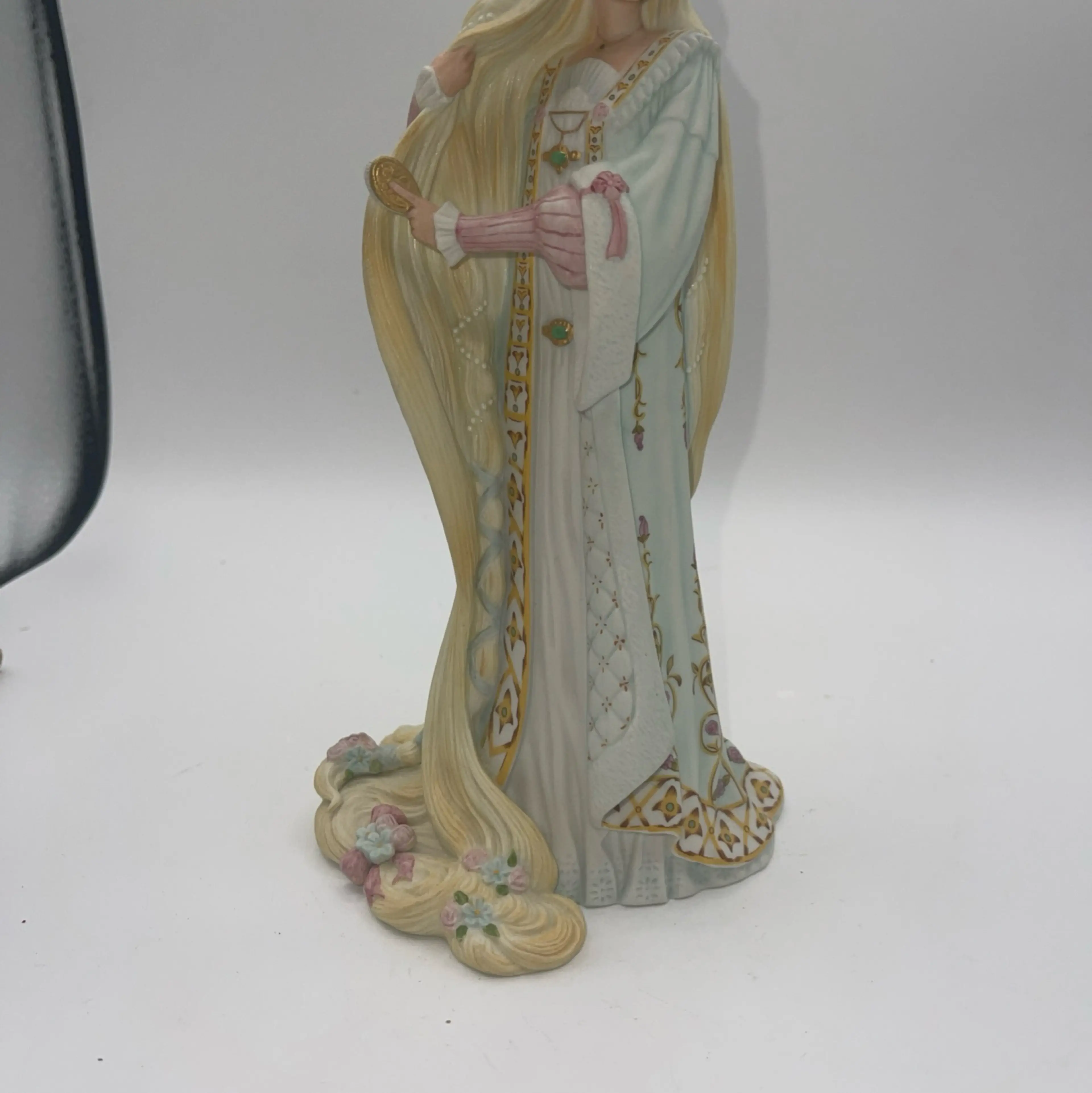 Image 3 of 9