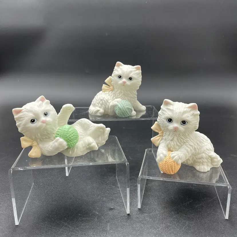 Homco #1410 White Cats Kittens Kitty with Yarn Figurines Set of 3 Vintage