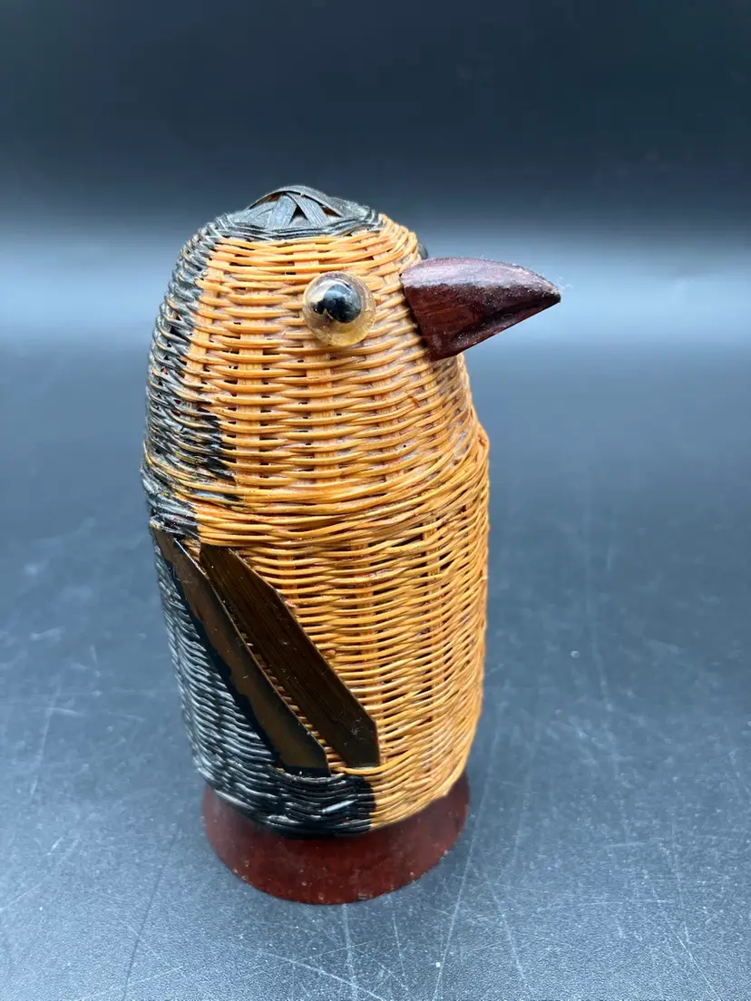 BIN - Vintage Wicker Bird Penguin Woven Basket Trinket Box 4”