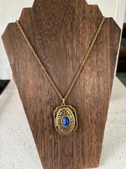 Gold Toned Vintage 28” Locket Necklace With Faux Lapis Brad.
