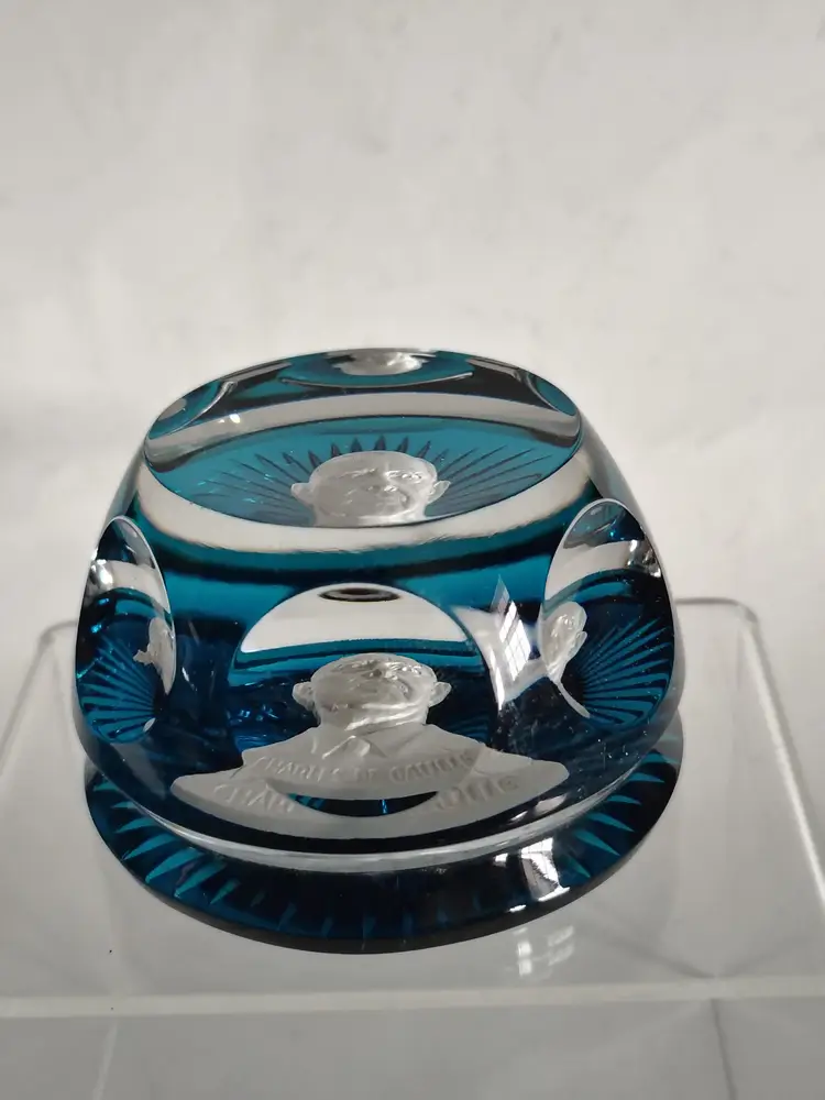 Vintage Baccarat for Franklin Mint Sulfide Cameo Paperweight  Charles de Gaulle c1980