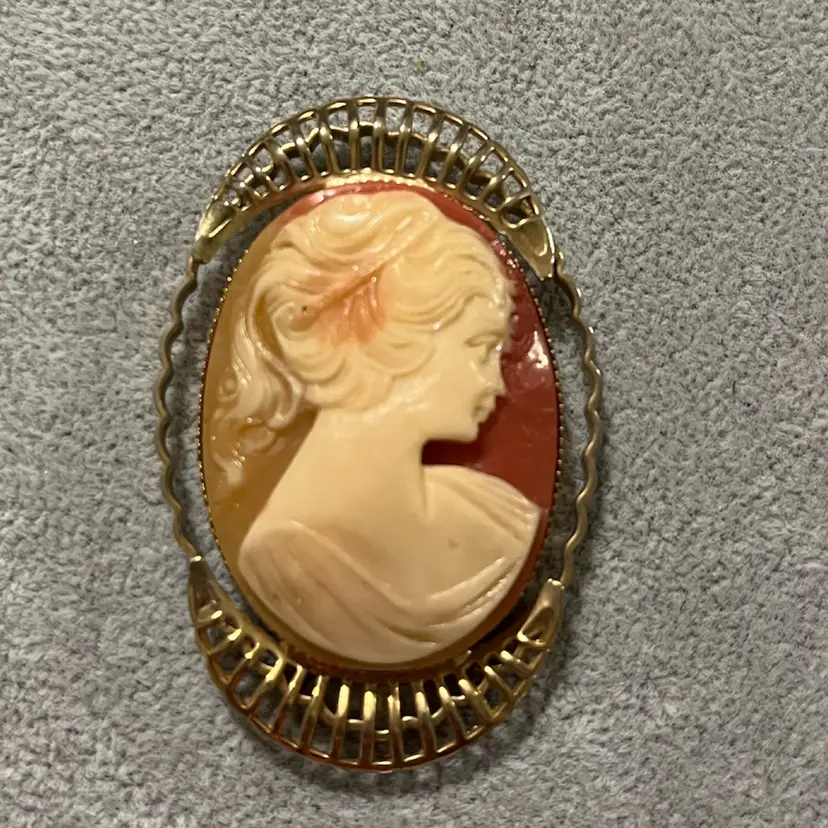 Vintage Gold Tone Molded Cameo