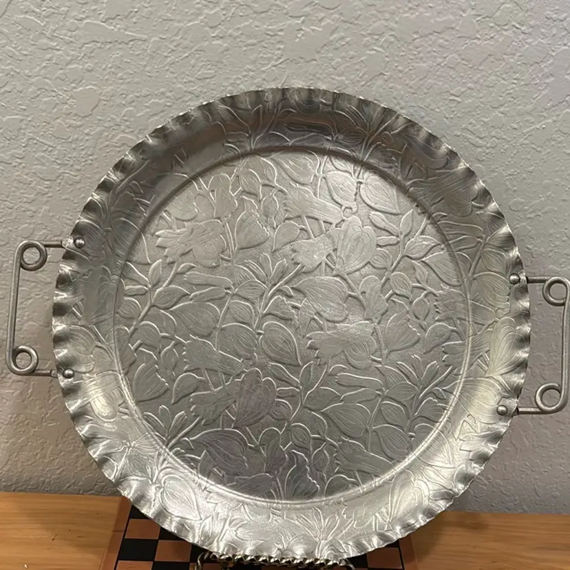 Light Aluminum Embossed Platter 18" Including Handles - 16" Dia