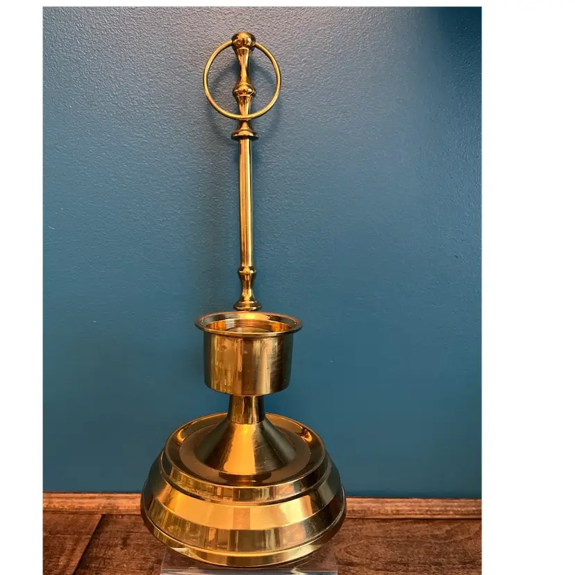 Vintage Brass Canestick Holder ~ Chamber stick ~ Wall Hanging ~ Sconce ~ EUC