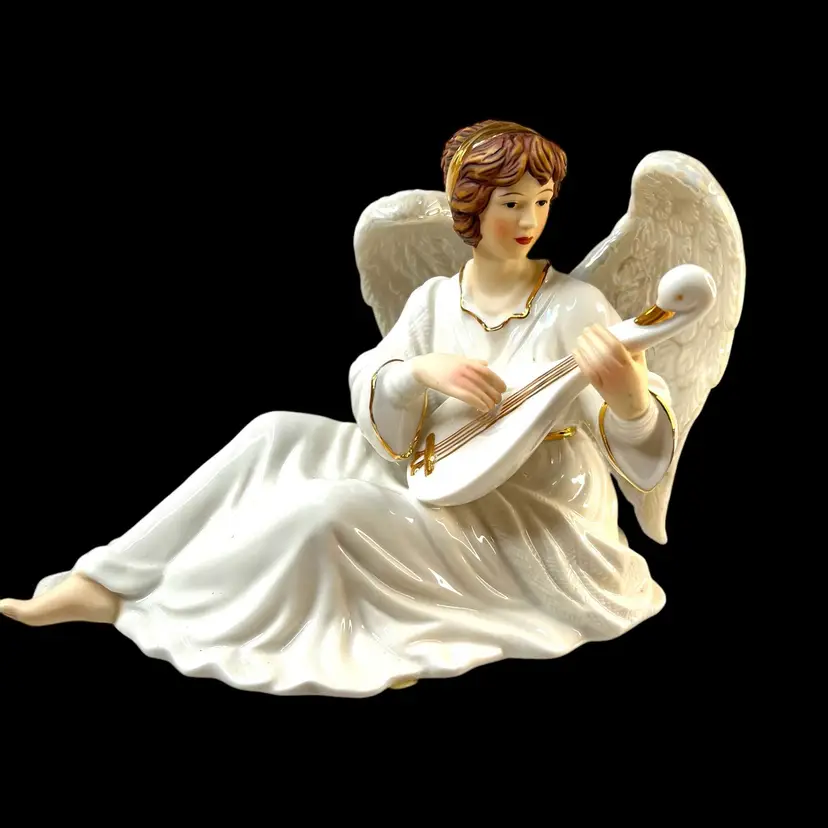 022 Ceramic O'well Angel Playing Lyre