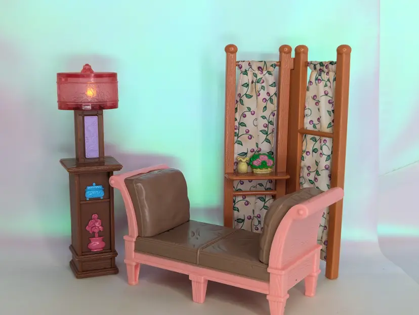 Fisher Price Loving Family Dollhouse Living Room set - Light Up Lamp Chaise lounge room divider