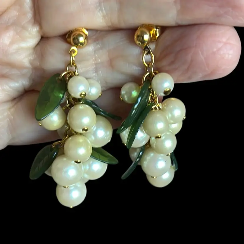 #01 AVON Faux Pearl Dangle Pierced Earrings In A Grape Cluster With Green Lucite Leaves