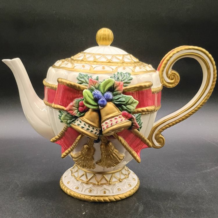 Fitz And Floyd Christmas Deer Holiday Teapot With Lid Bells Tassels Bows Vintage Discontinued Pattern:  Actual: 1998 - 2001