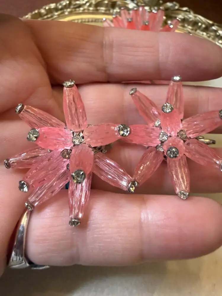 Amazing Vendome Brooch And Clip on Earring Set