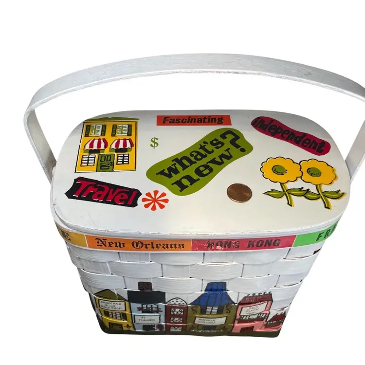 Caro-Nan White Painted Basket Woven Purse Red Fabric Lined Vintage 1970s 9x9.25x5.75"