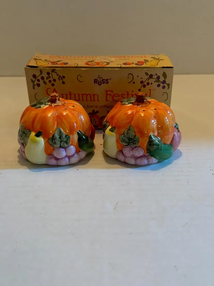 Vintage Russ Autumn Festival Pumpkin Salt & Pepper Shaker Hand Painted