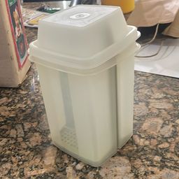 Tupperware Pickle Holder