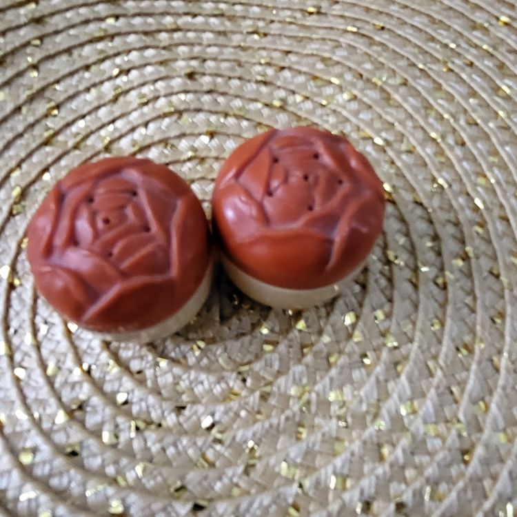 Vintage Plastic Rose Shakers