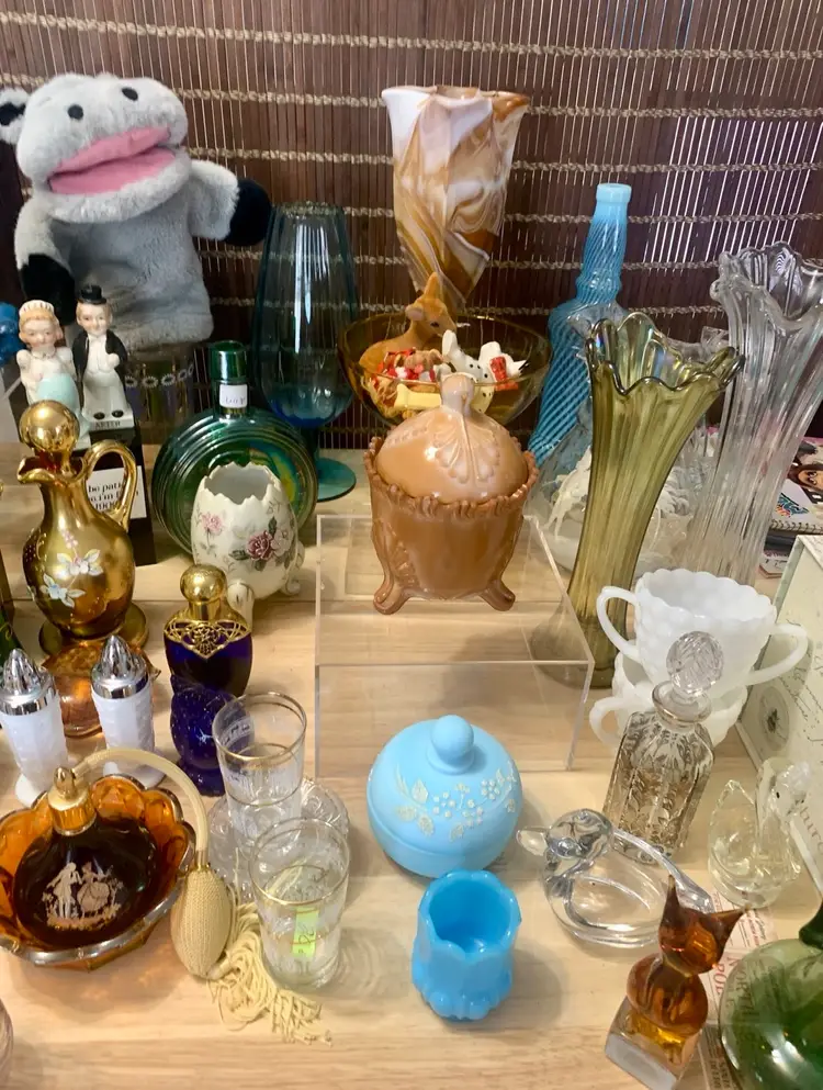 Monday's Menagerie of Vintage Goodies 