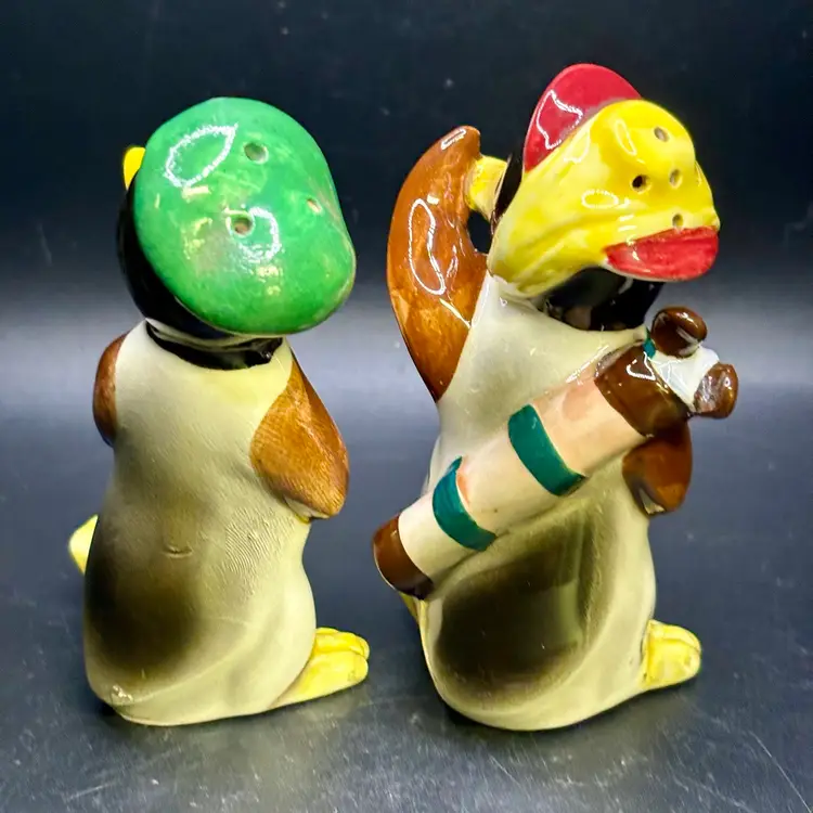 Anthropomorphic Golfing Penguin Salt and Pepper Shakers Japan 4”