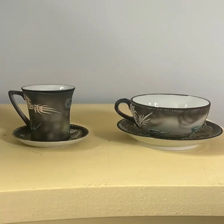 Dragonware 2 Teacups W/saucers