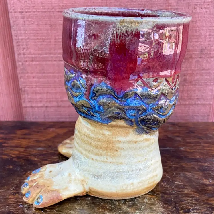 SANDSISTERS 2007 Mug. Signed Stokes. 5.25”h & 16 Ounces.