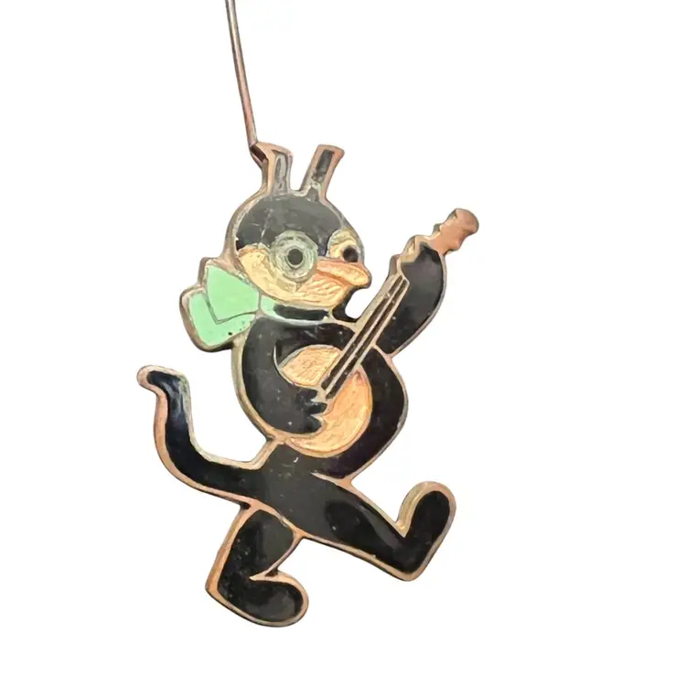 Vintage Enameled Pray Kat Pin