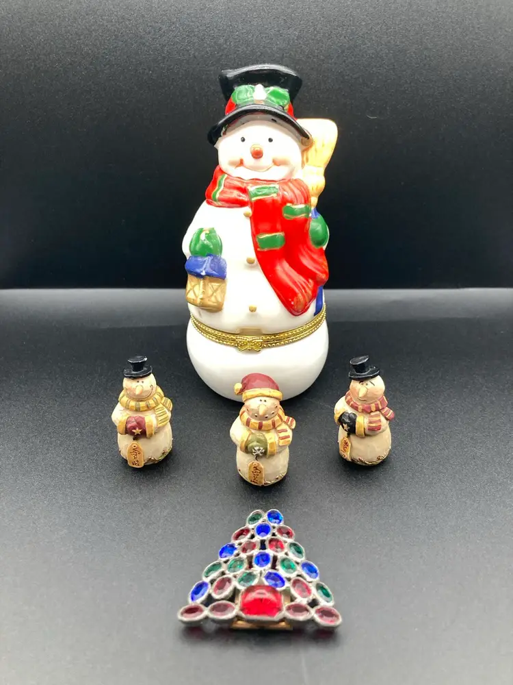 Frosty Nights Vignette! Vintage Rhinestone Dress Clip (1 1/2” Wide 1 1/2” Tall) Porcelain Snowman Trinket Box (4 3/4” Tall 2 1/4” Wide 1 Tiny Chip On Hat As Seen In Pic) B. Lloyd 2009 Trio Of Snowmen Family, Believe And Frosty (1 1/2” Tall 3/4” Diameter)