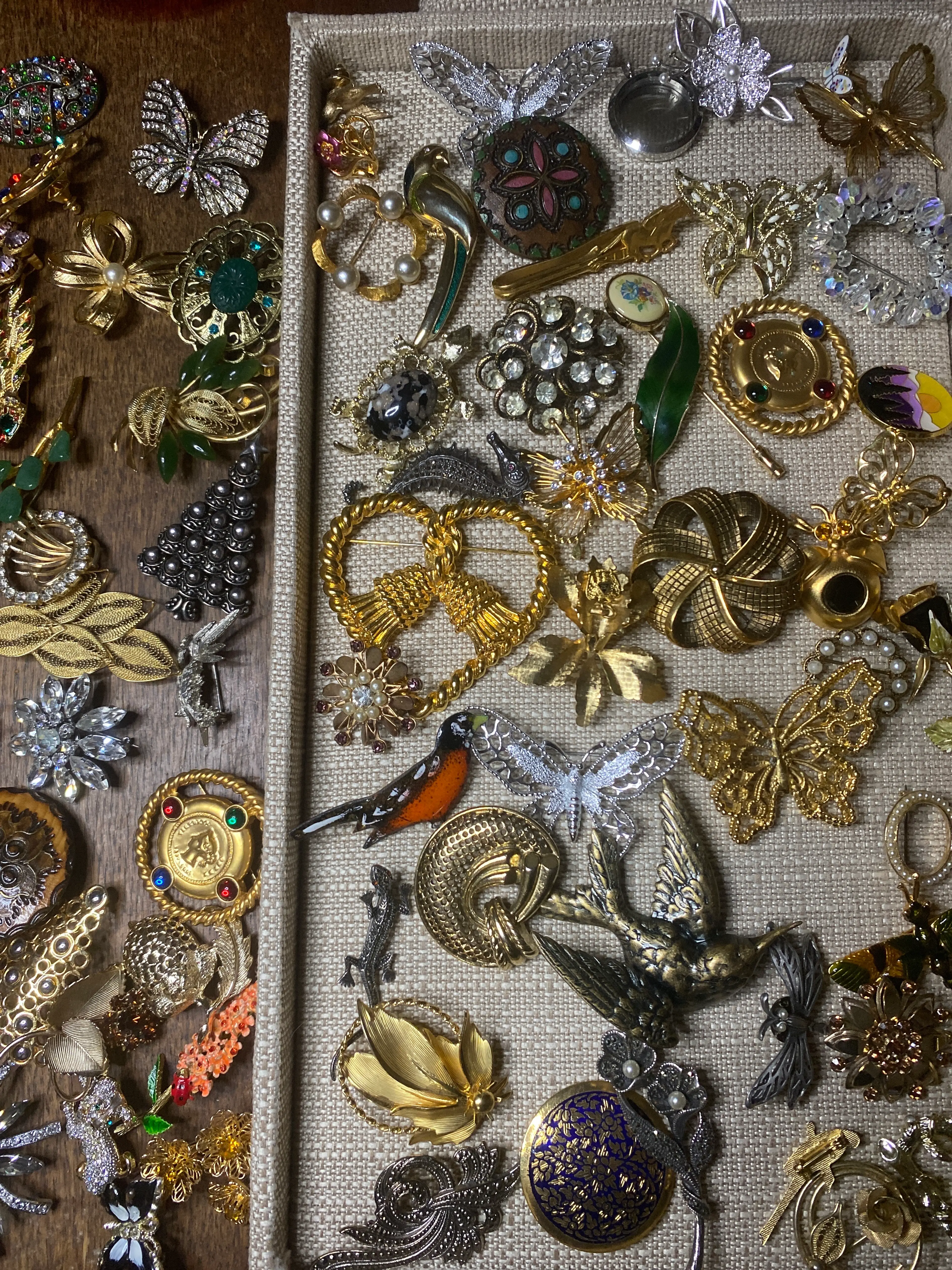 Over 80 Vintage Brooches! 
