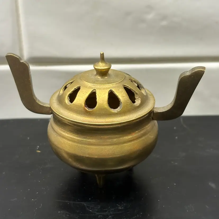 Vintage Brass Incense Burner Hong Kong Tripod Censer Pierced Lid 2 Handles