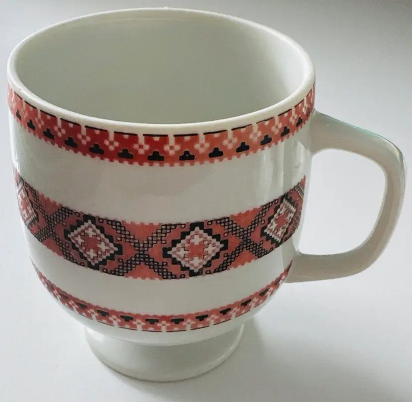 Classic Pattern On This Pedestal Cup