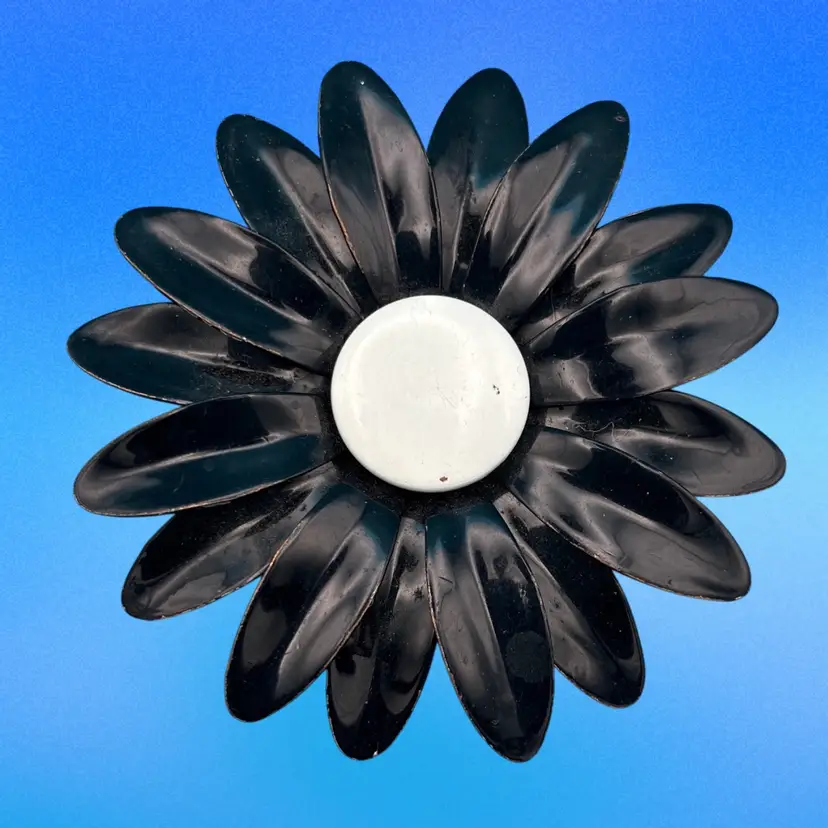 Vintage 1960s Mod Enamel Daisy Brooch – Black & White Flower Power Pin