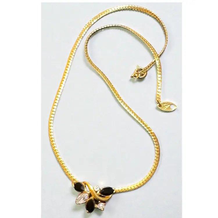 Vintage 80s Trifari Rhinestone Gold Tone Necklace 18”