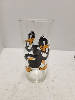 Vintage Looney Tunes Pepsi Collector  1973 Daffy Duck Warner Brothers Glass