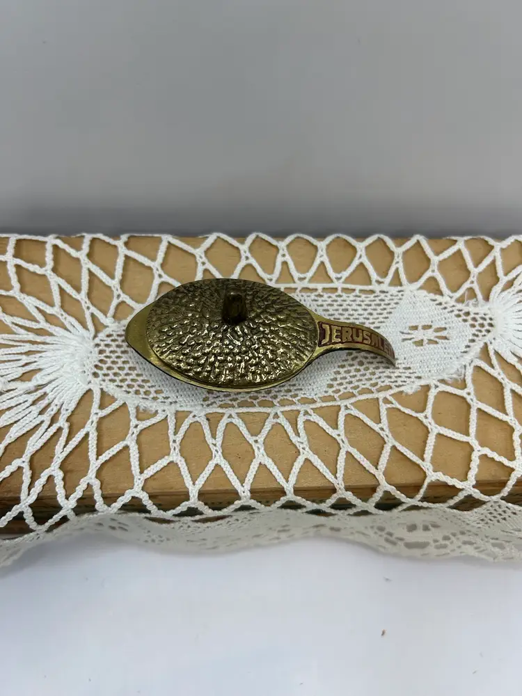 #01 - Jerusalem Lidded Trinket ? 3 1/2x 1 1/2