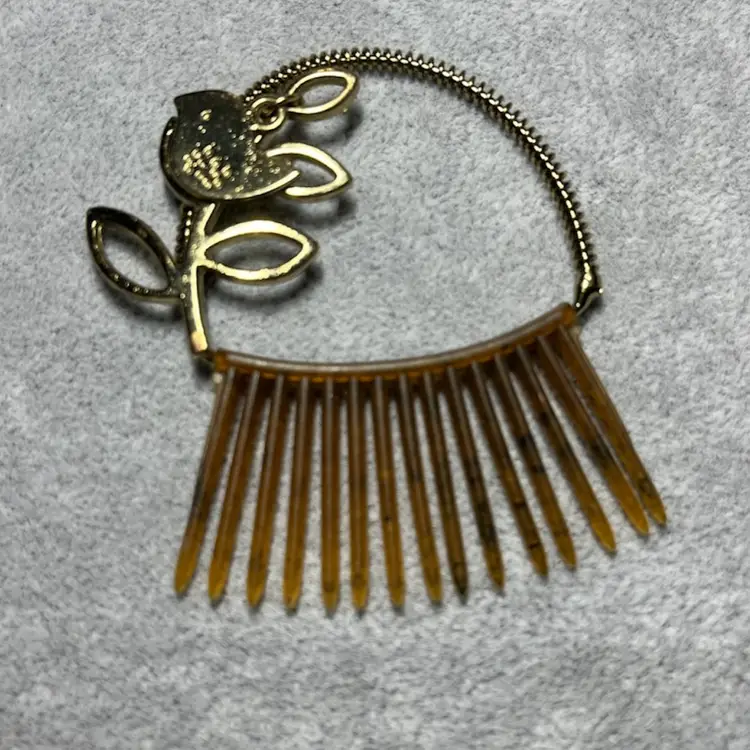 Vintage Hair Clip With Leaf And Bird