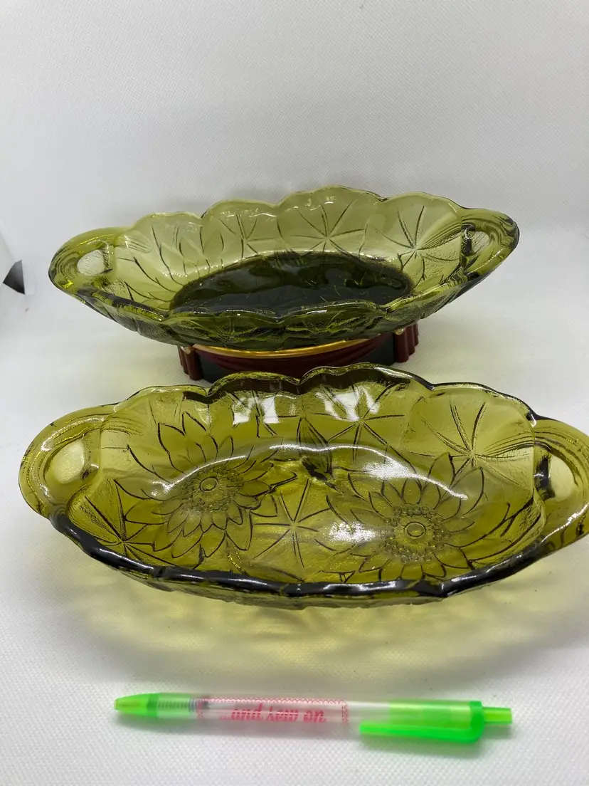 2-Vintage Green Indiana Glass Lily Pons Relish, Candy, Nuts Dish Closed Handle
