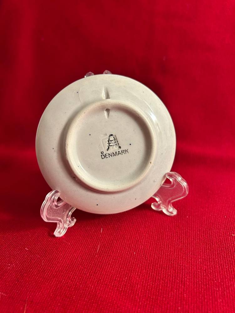 Vtg Royal Copenhagen St Thomas Church Plaquette 4.25” Diameter