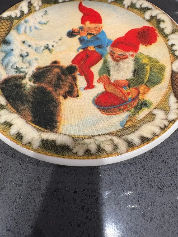 Arabia Finland Anders Olsson Wall Plate Gnome Elf Bear Winter Christmas
