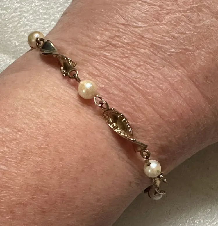 Vintage 12k Gold Filled & Cultured Pearls Bracelet