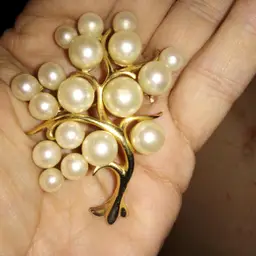 Vintage 1960's, Gold Tone Tree Brooch, Pearl Cluster for fruit, Pin On, Not-Signed,