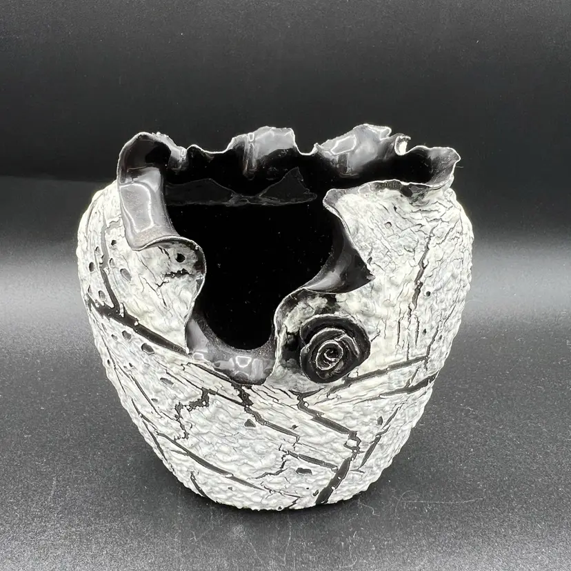 Beautiful Glass Vase with a Crackled Finished