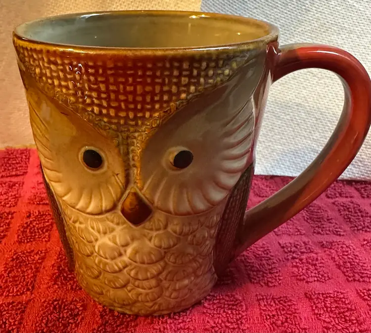 3D Ceramic Mug Owl Brown White Large Coffee Mug Embossed 4 1/2" Tall