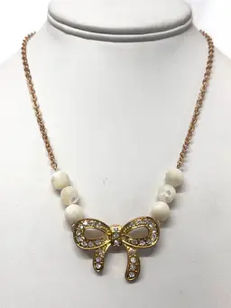 Vintage rhinestone bow white semi precious bead necklace
