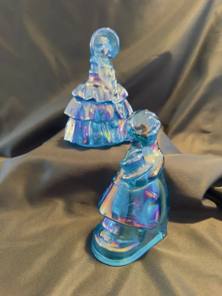 #1616 Wheaton Carnival Blue Glass Southern Belle And Her Gentleman Friend 5”