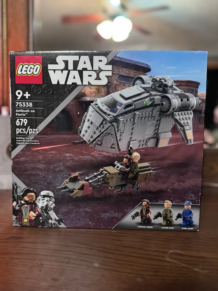 Lego Star Wars Ambush on Ferrix set #75338