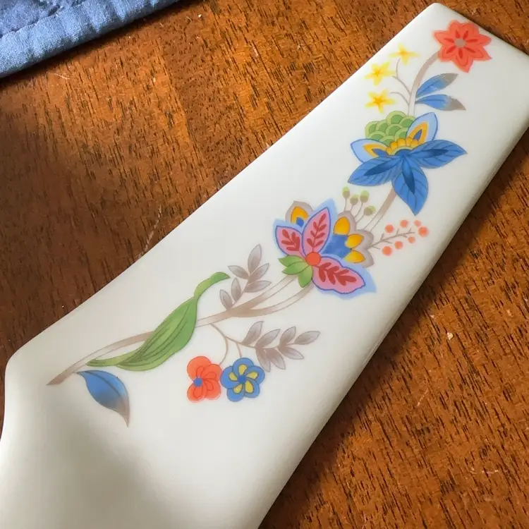 Andrea by Sadek Floral Cake Server