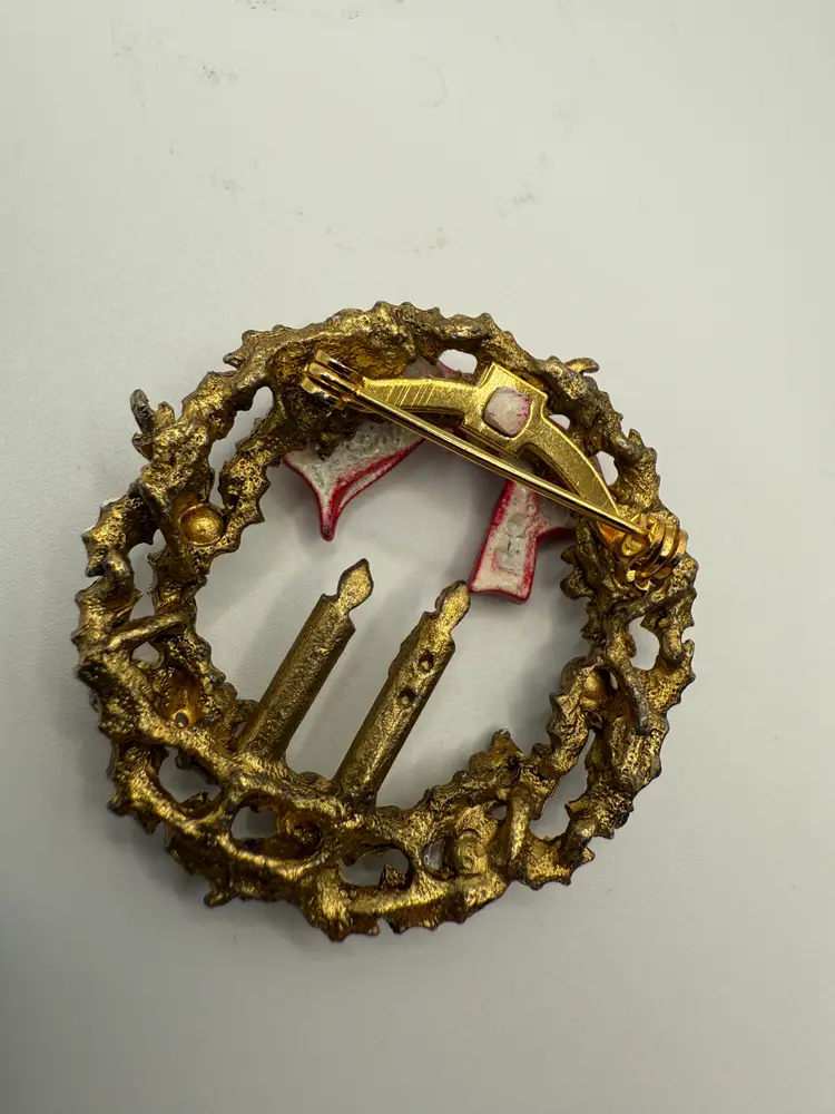 Vintage Brass Christmas Wreath with Bow and Candles Brooch Pin