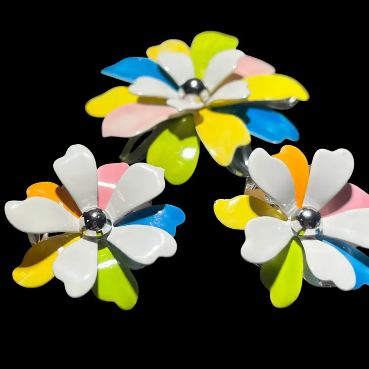 Sarah Coventry Pastel Petals Enamel Flower Power Mod Brooch & Clip Earrings Set
