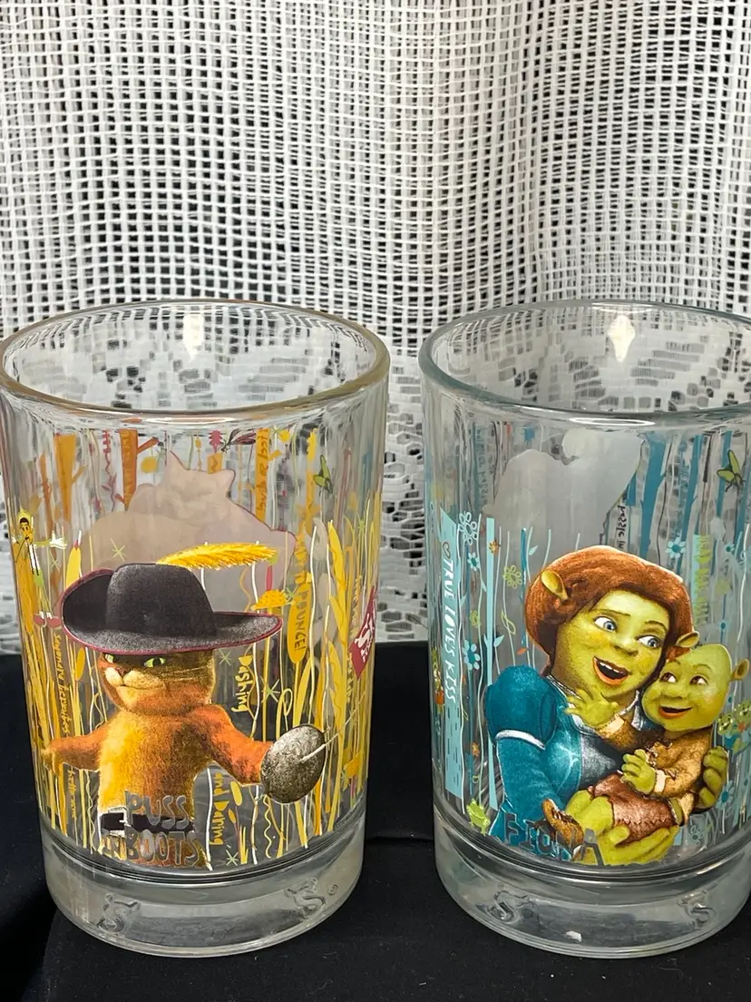 Vintage Shrek Collectable Glasses (2)