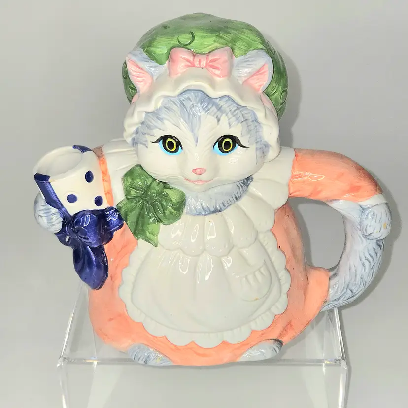75  Teapot Grandma Cat Ceramic RARE Heritage Mint Marked VTG Whimsical