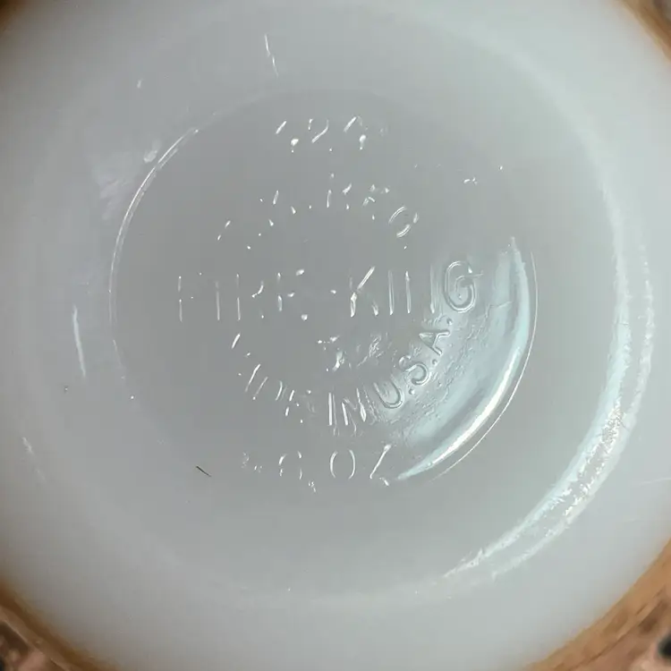 VINTAGE FIRE KING PEACH LUSTER BOWLS SET OF 2 ANCHOR HOCKING MILK GLASS DESSERT