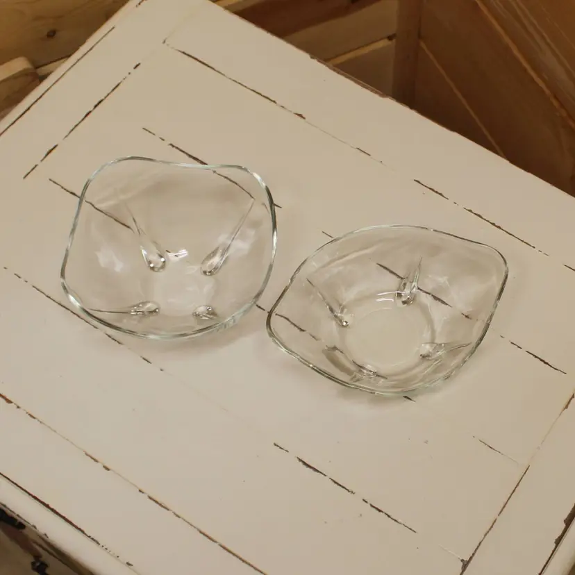Set of 2 Vintage MCM Anchor Hocking Clear Glass Footed Serving Bowls with Teardrop Pattern