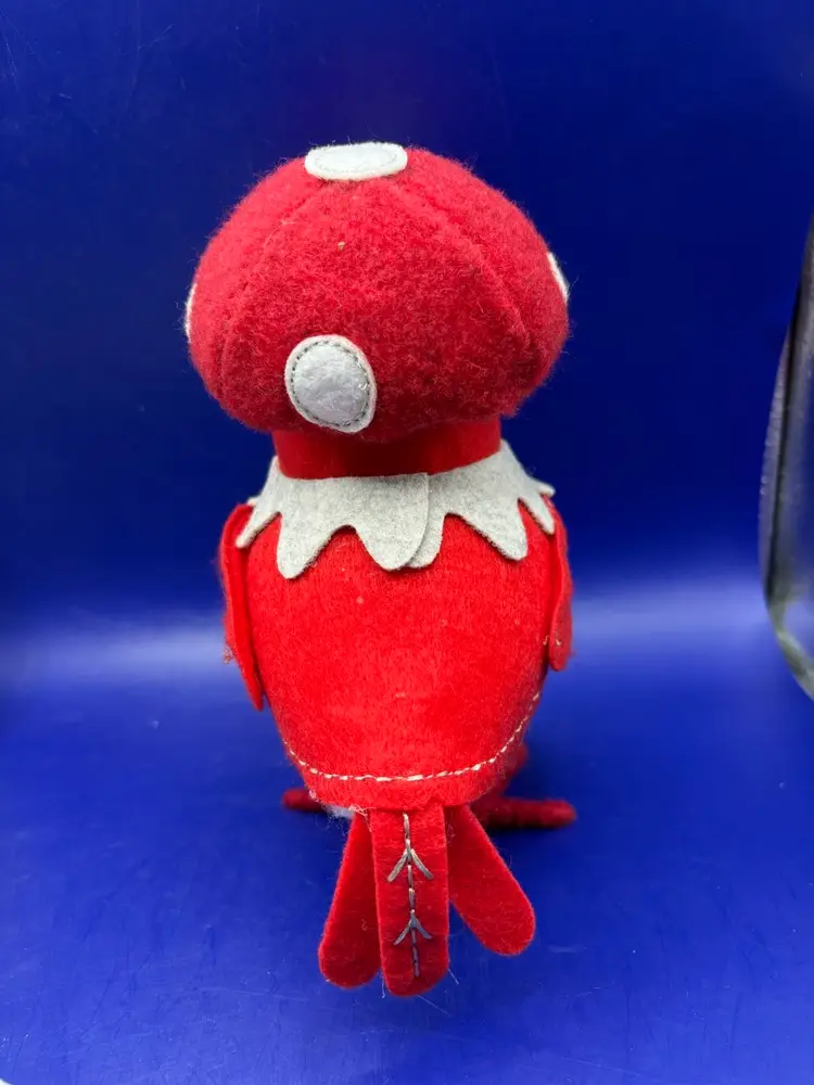 Wondershop Featherly Friends Capster 2024